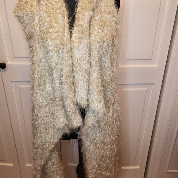 Sweaters - Ivory Chenille Shag Open Sweater Vest L/XL Apres Ski Winter White Cozy Boho